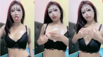 Cewe Binal Asyik Remas Toket Live