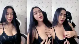 Selebgram Cantik Susu Montok Remas Desah