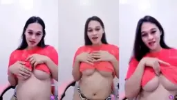 Jessy Tan Kaos Merah