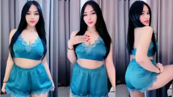 Selebgram Cantik Jadi Host di APK Mango